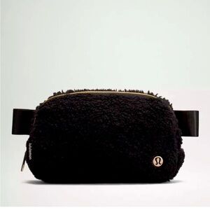 Lululemon Everywhere Fleece Belt Bag with Gold Hardware
